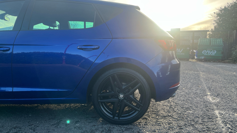 SEAT Leon 1.5 TSI EVO 150 FR Black Edition [EZ] 5dr DSG Petrol Hatchback